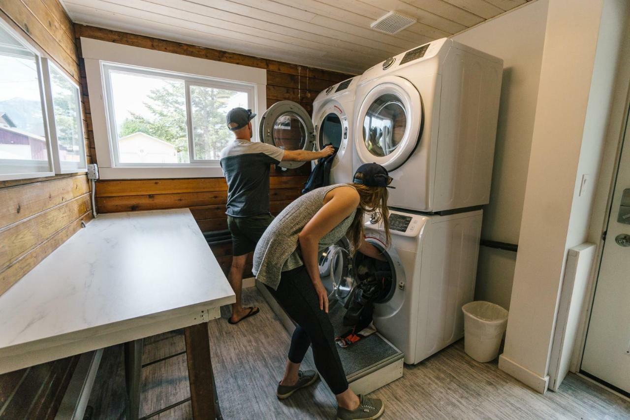 Tiny Homes By Snow Valley Lodging Fernie Eksteriør bilde